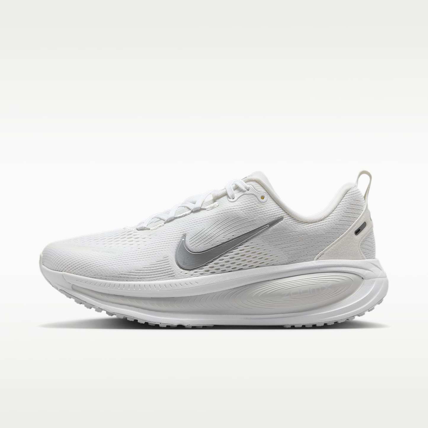 Nike Vomero 18 Straßenlaufschuh (Damen) – Weiß/Photon Dust/Summit White/Metallic Silver