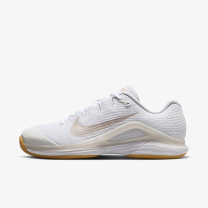 Nike Vapor 12 Tennisschuh für Hartplätze (Damen) – Weiß/Summit White/Linen/Light Orewood Brown