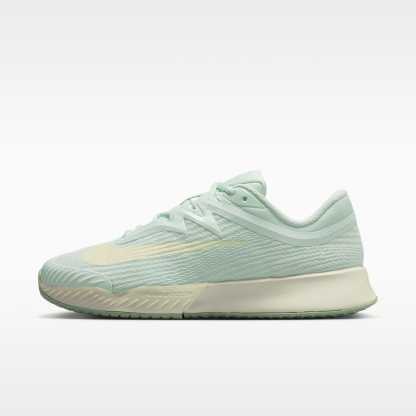 Nike Vapor Pro 3 Tennisschuh für Hartplätze (Damen) – Barely Green/Sea Glass/Steam/Coconut Milk