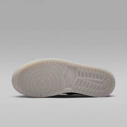 Air Jordan 1 Low Method of Make Schuh (Damen) – Neutral Grey/Weiß/Pewter Grey/Metallic Silver