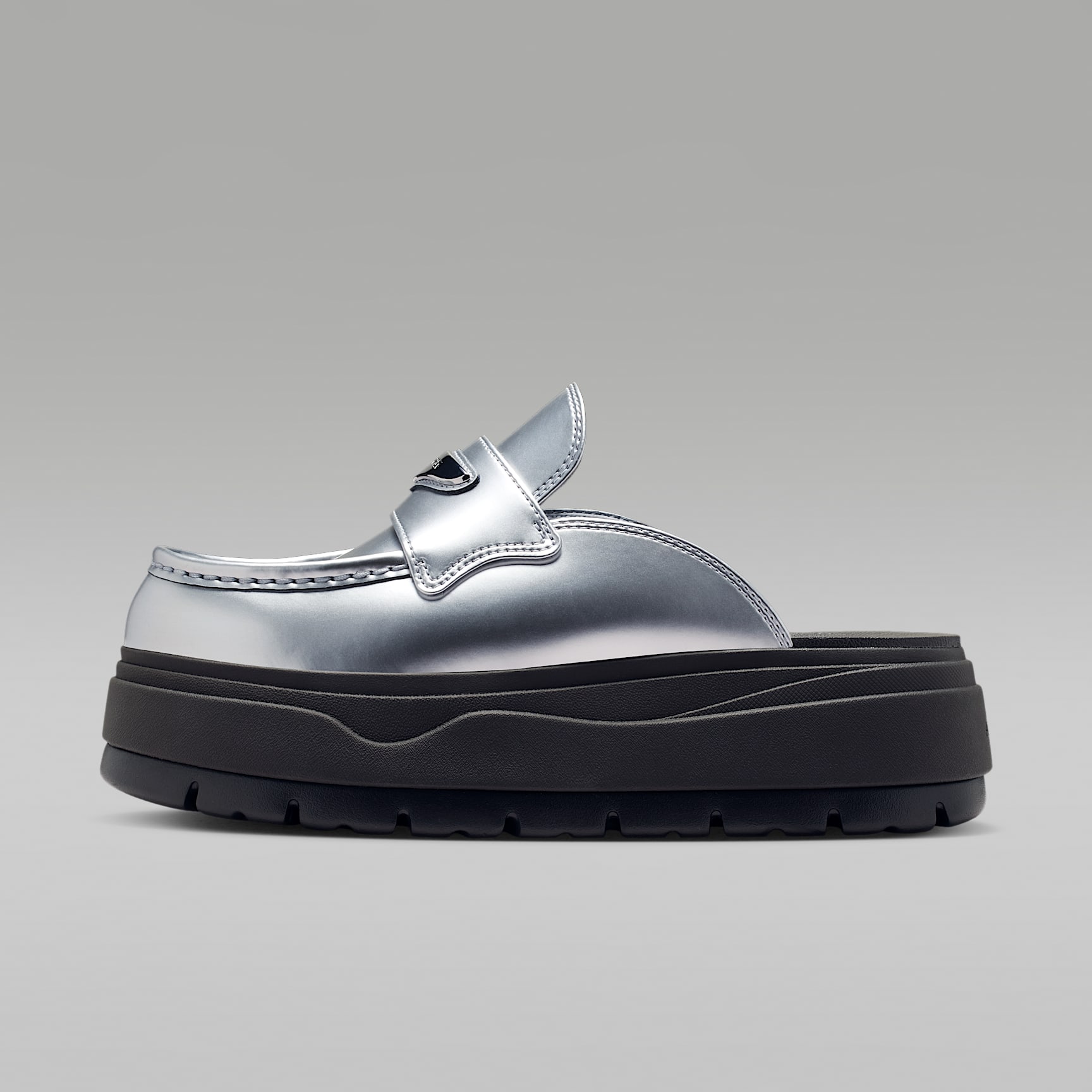Air Jordan Mule SE Golfschuh (Damen) – Metallic Silver/Shadow Brown/Wolf Grey/Metallic Silver
