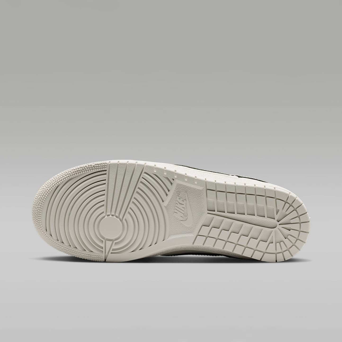 Air Jordan Skyline Low Damenschuh – Swan/Schwarz/Metallic Silver