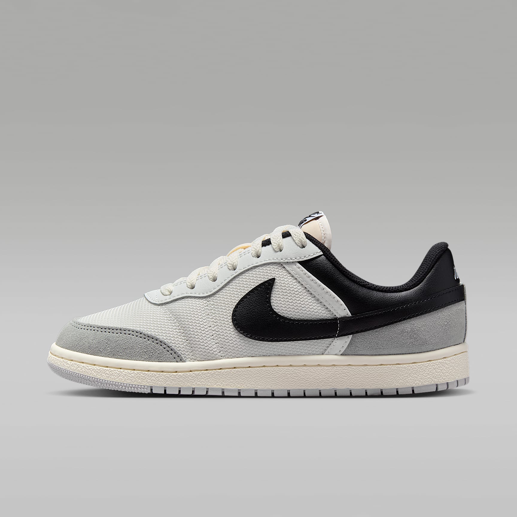 Air Jordan Skyline Low Damenschuh – Summit White/Light Smoke Grey/Sail/Schwarz