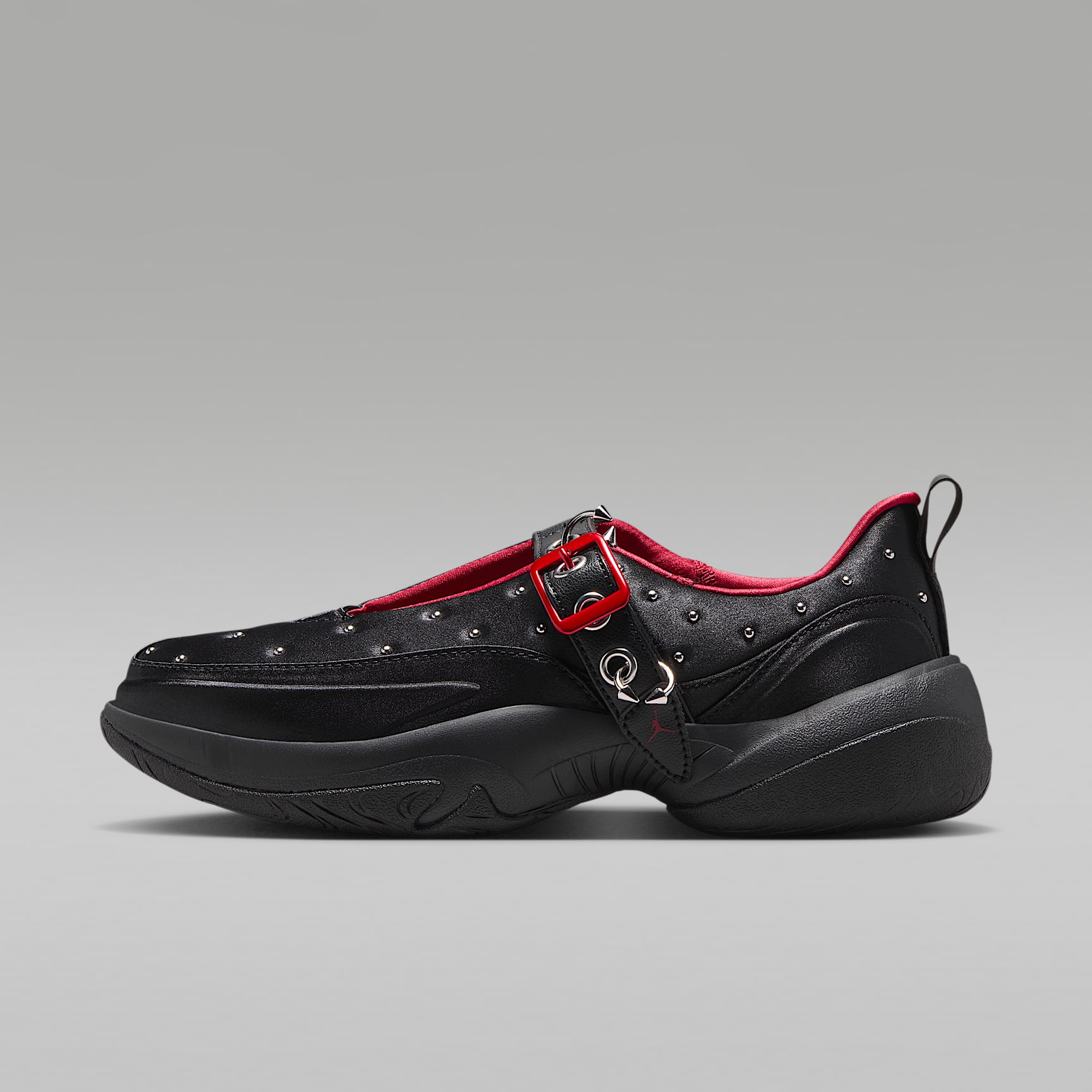 Jordan Pointe Schuh (Damen) – Weiß/Schwarz/Metallic Silver/University Red