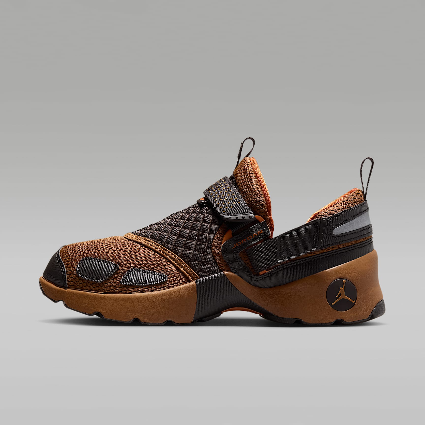 Jordan Trunner LX Schuh (Damen) – Light British Tan/Reflective Silver/Weiß/Desert Orange