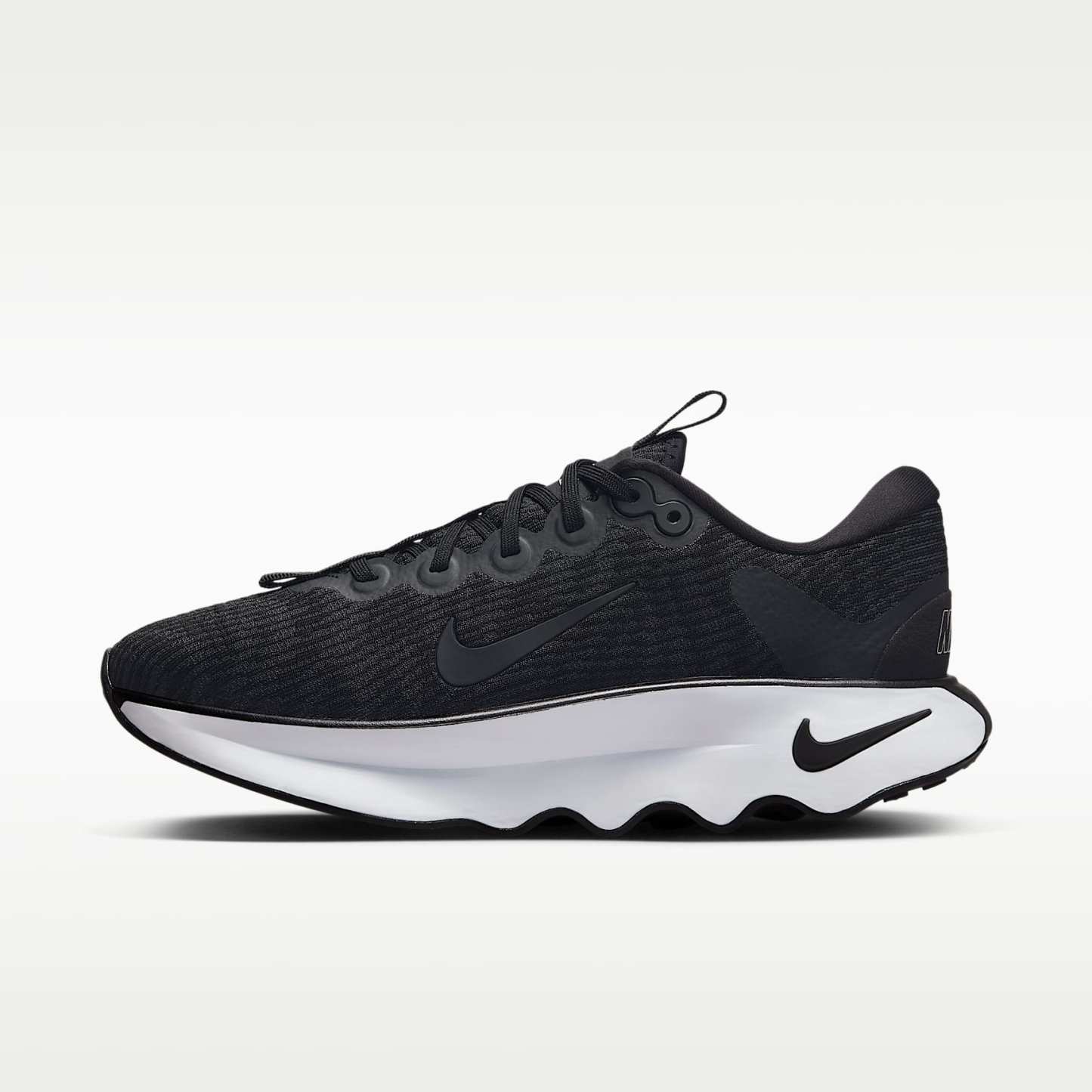 Nike Motiva Walking-Schuh (Damen) – Schwarz/Anthracite/Weiß/Schwarz