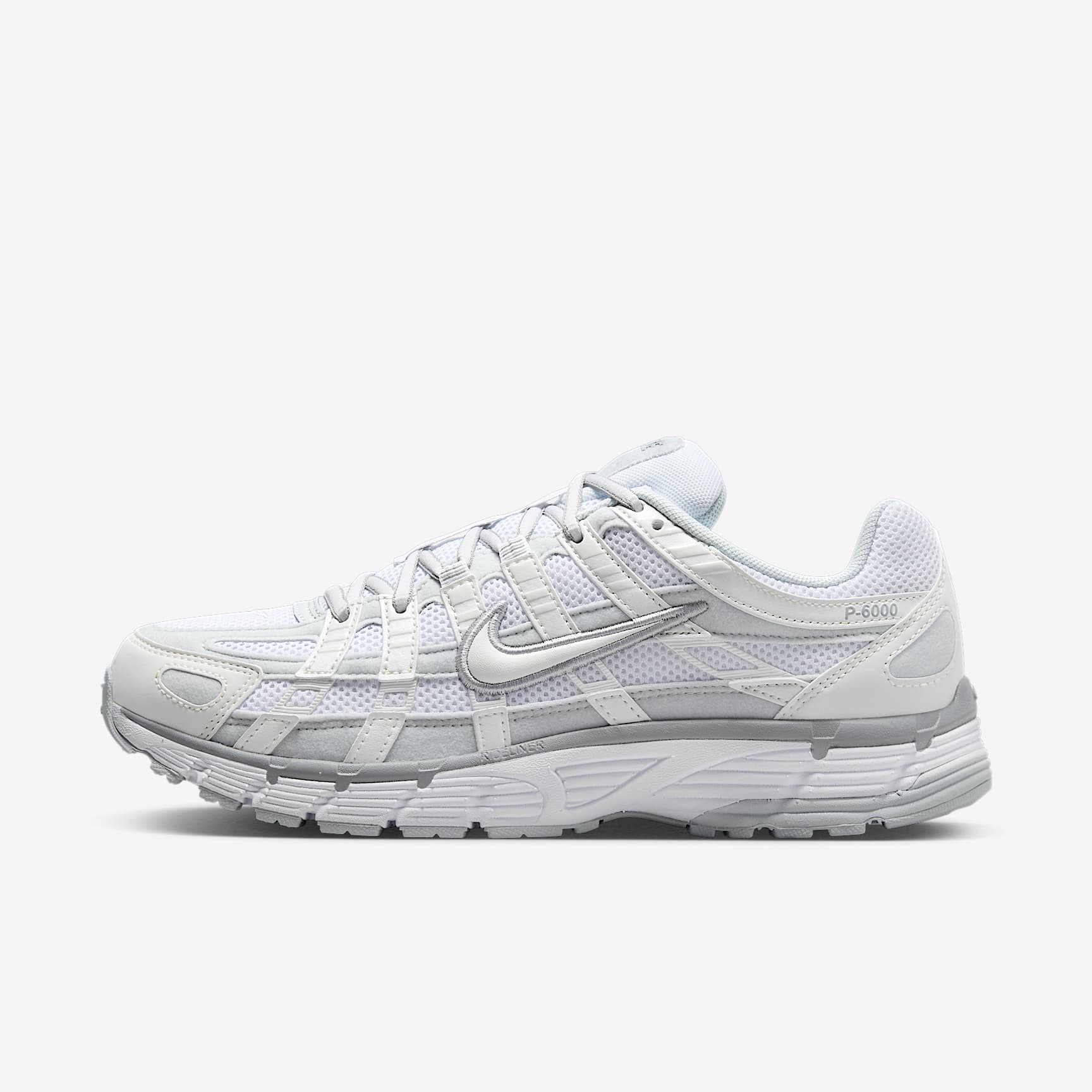Nike P-6000 Schuh (Damen) – Metallic Summit White/Pure Platinum/Wolf Grey/Weiß