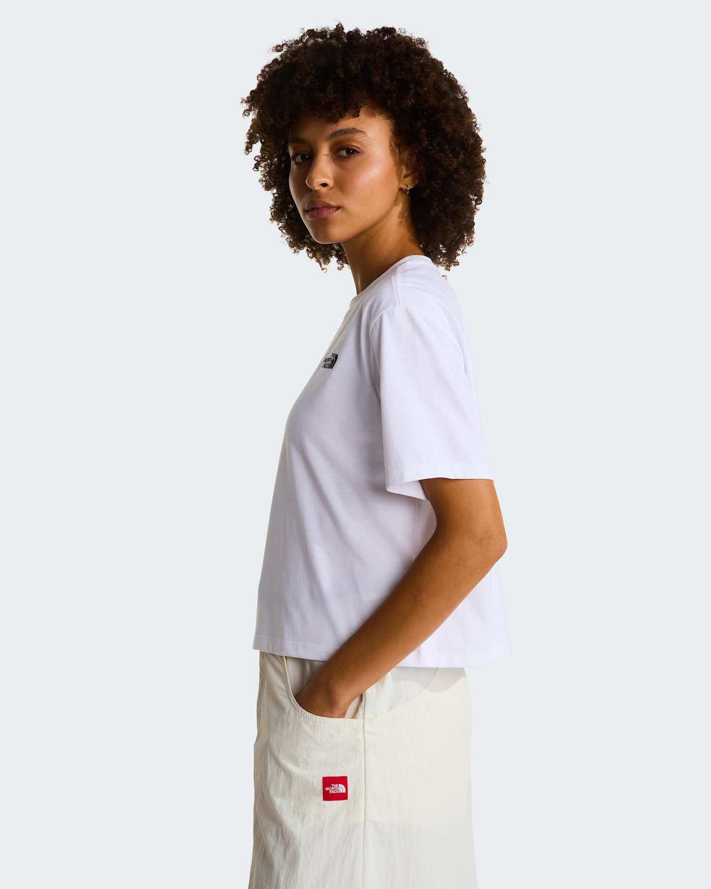 Evolution Simple Dome kurz & relaxt geschnittenes T-Shirt für Damen – TNF White