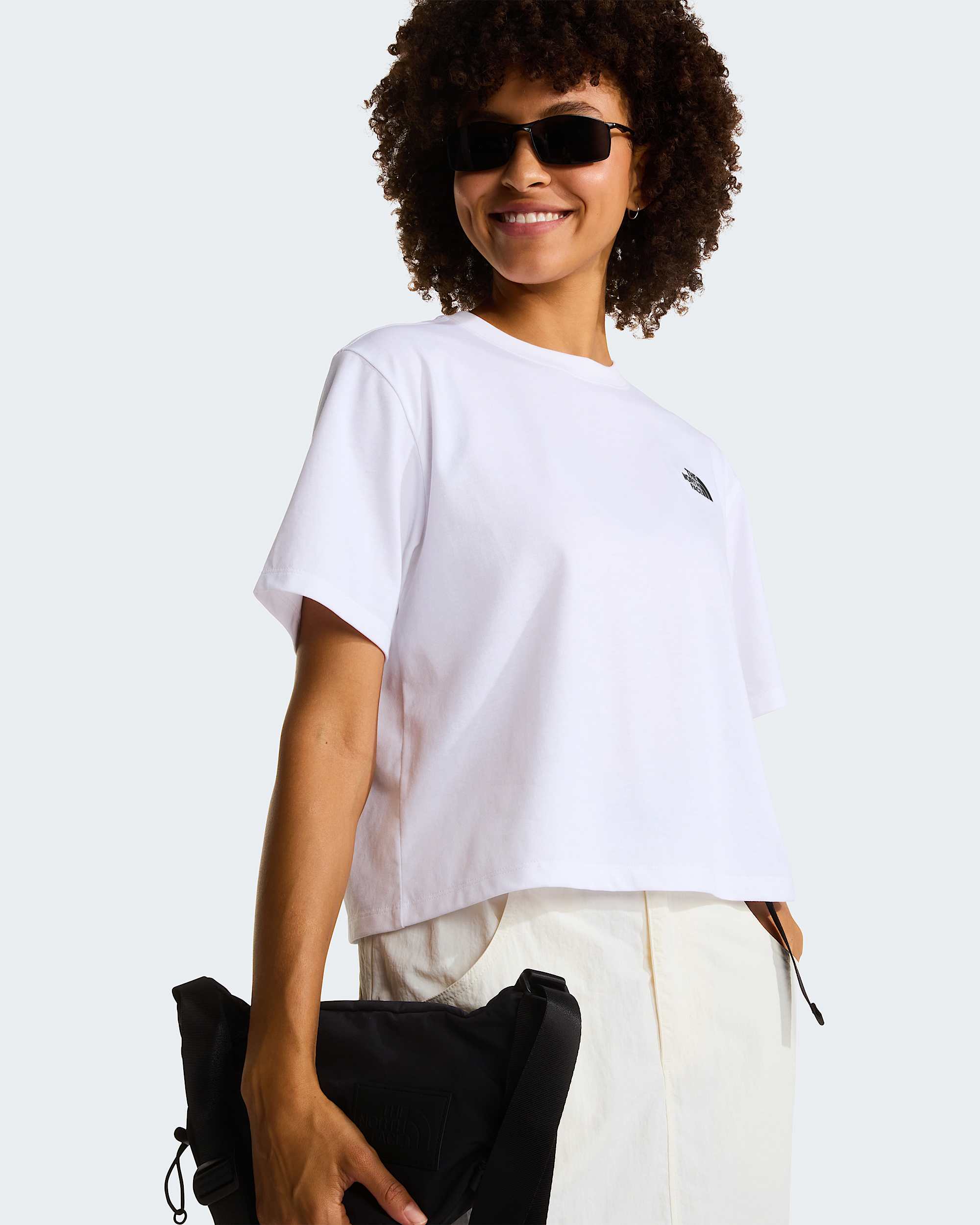 Evolution Simple Dome kurz & relaxt geschnittenes T-Shirt für Damen – TNF White