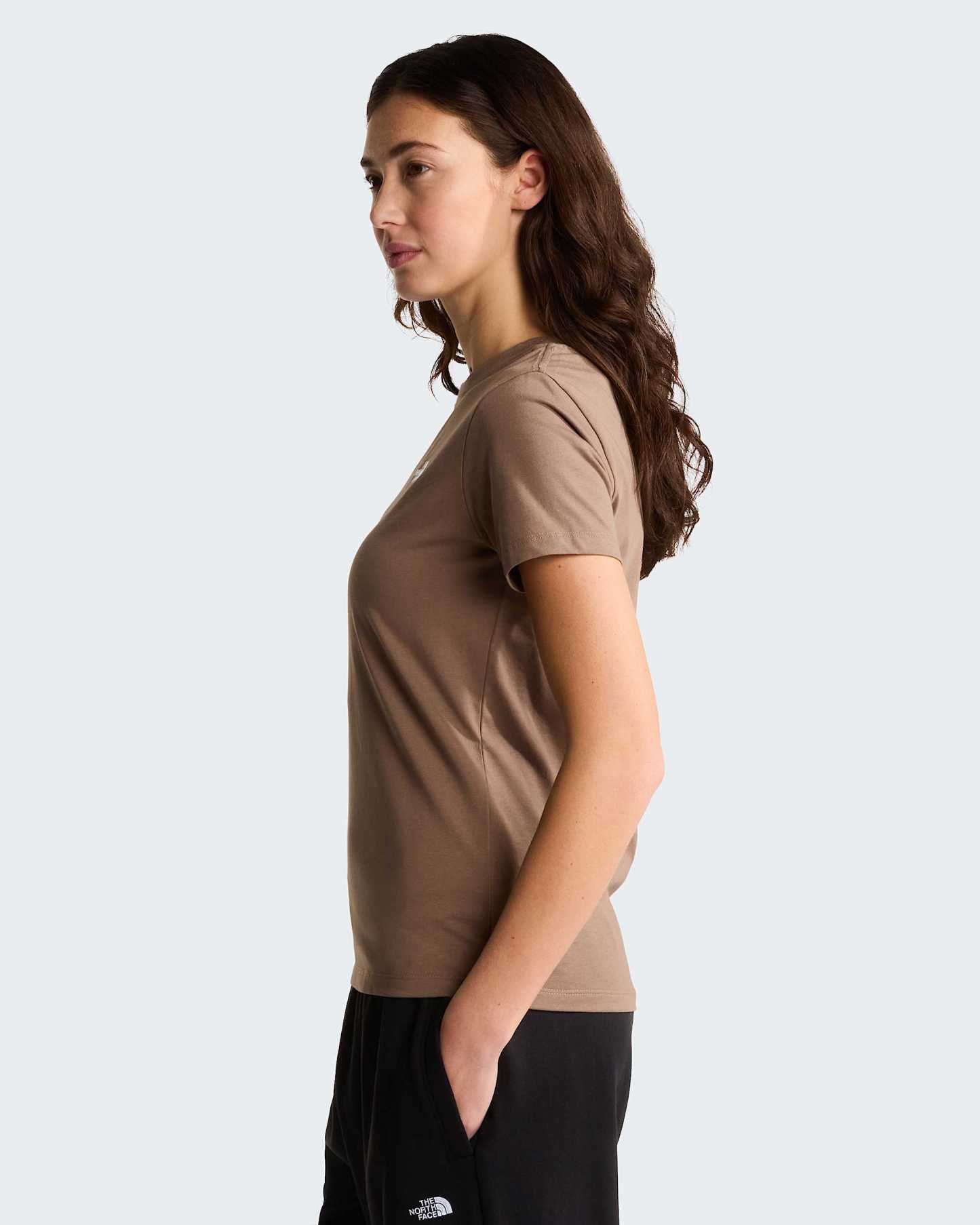 Evolution Simple Dome schmal geschnittenes T-Shirt für Damen – Garnet