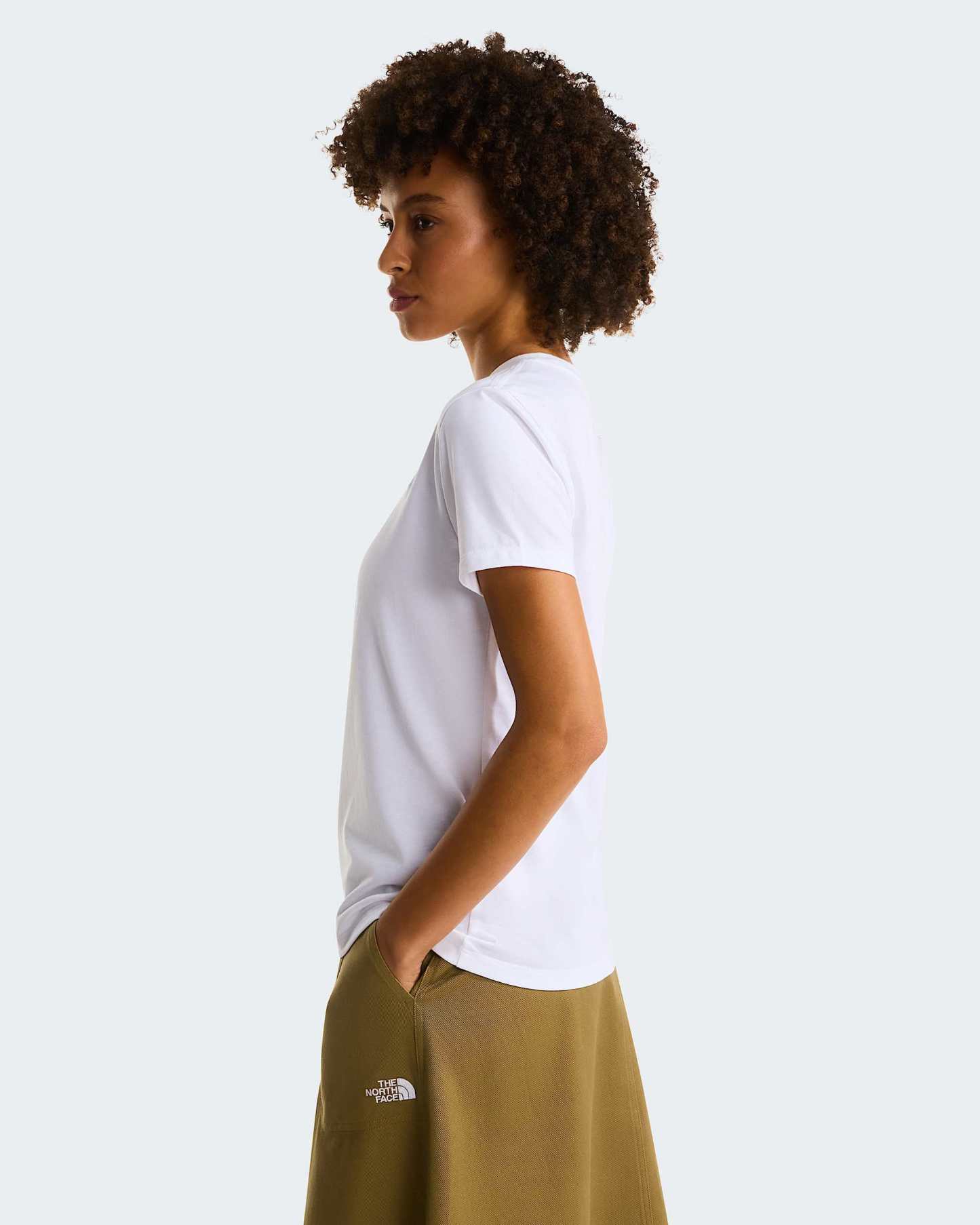 Evolution Simple Dome schmal geschnittenes T-Shirt für Damen – TNF White