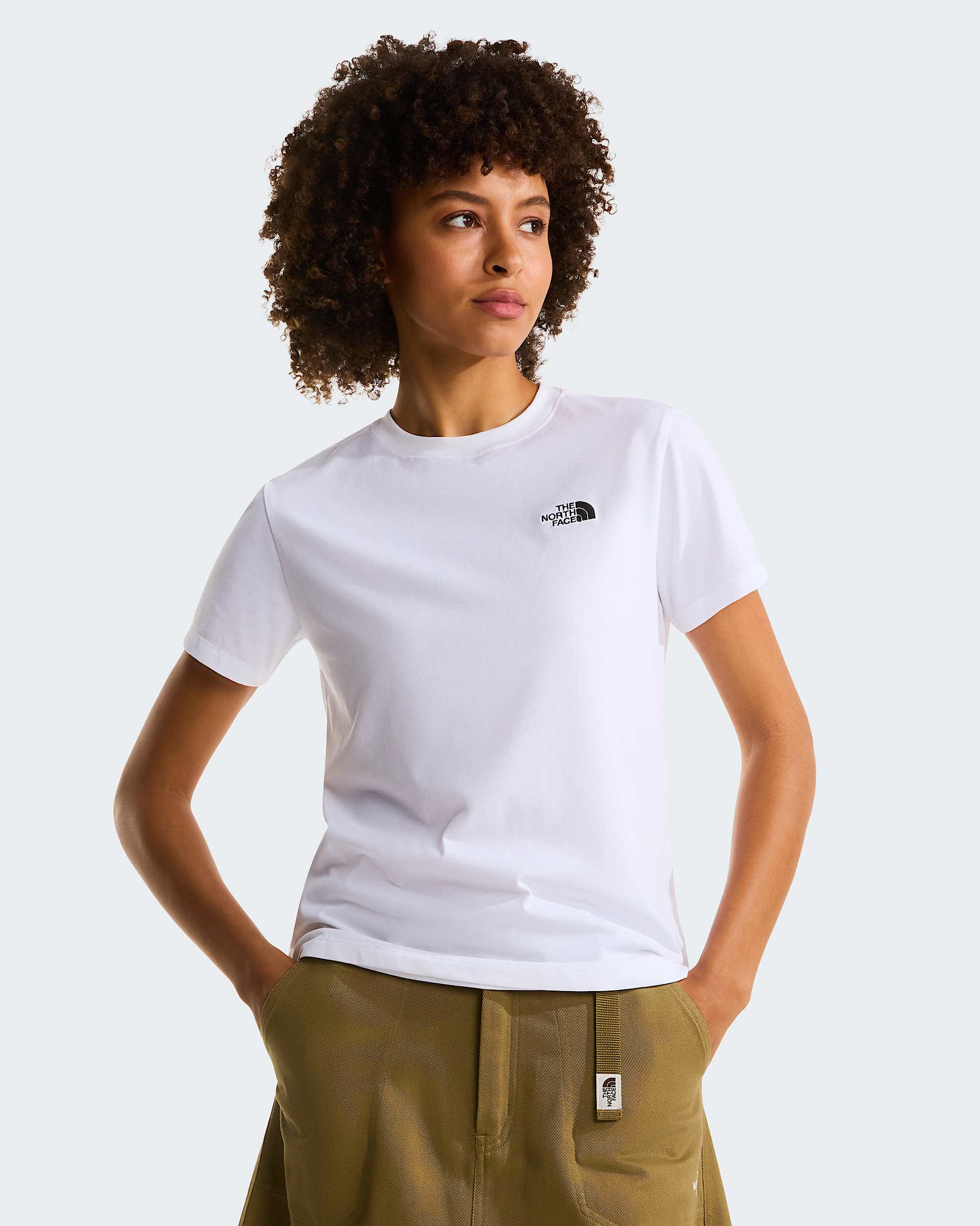 Evolution Simple Dome schmal geschnittenes T-Shirt für Damen – TNF White