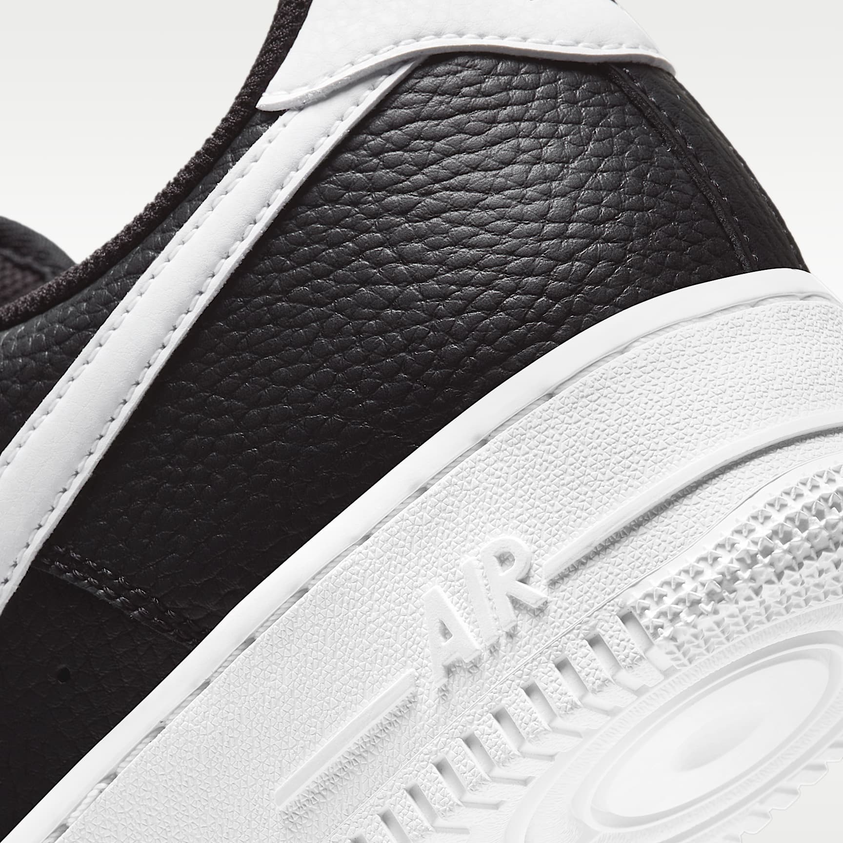 Nike Air Force 1 '07 Herrenschuh – Schwarz/Weiß