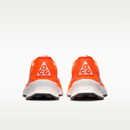 Nike ACG Ultrafly Traillaufschuhe für Wettkämpfe – Hyper Crimson/Total Orange/Vivid Purple/Weiß