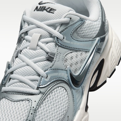 Nike V5 RNR Schuh (Herren) – Photon Dust/Smoke Grey/Light Smoke Grey/Dark Smoke Grey