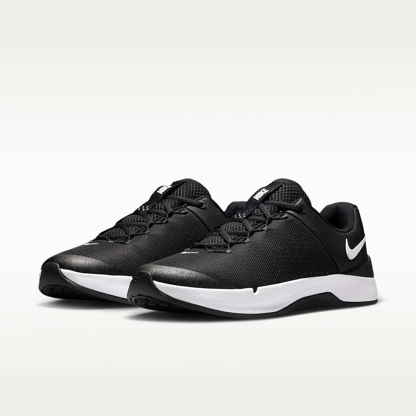 Nike MC Trainer 4 Trainingsschuh (Herren) – Schwarz/Weiß