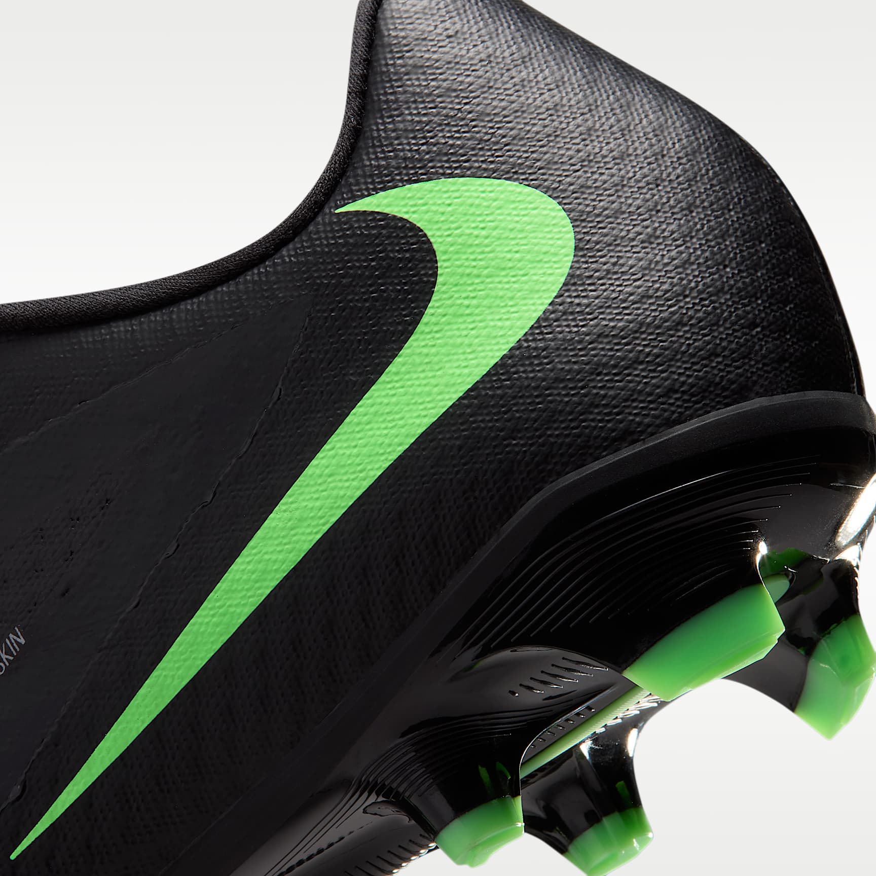 Nike Phantom 6 Low Academy Fußballschuh für verschiedene Böden – Schwarz/Schwarz/Illusion Green