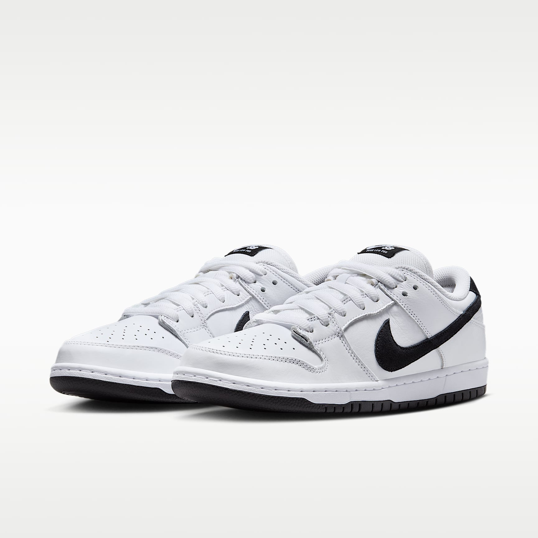Nike SB Dunk Low Pro Skateboardschuh – Weiß/Weiß/Schwarz/Schwarz
