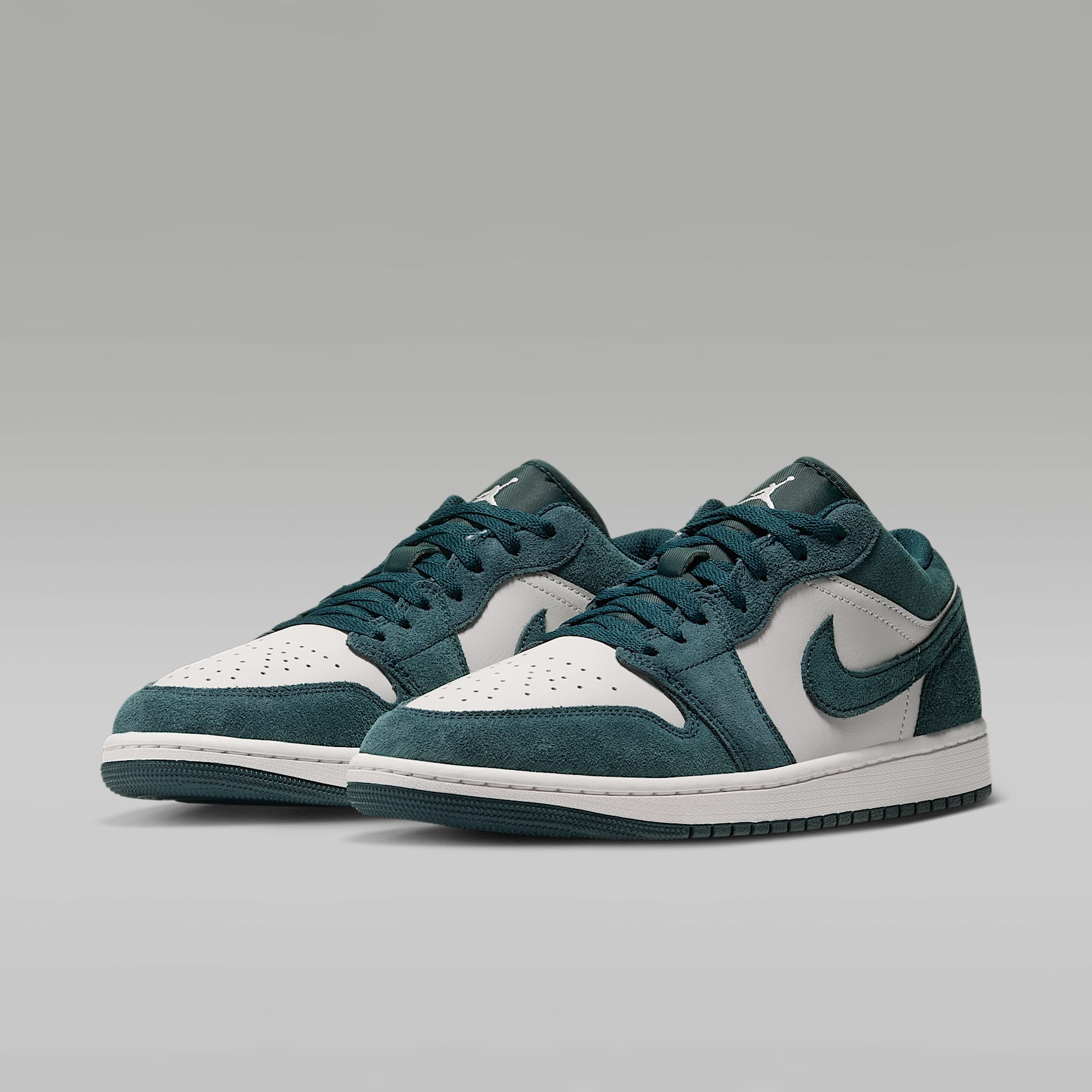 Air Jordan 1 Low Herrenschuh – Midnight Spruce/Pale Ivory/Light Orewood Brown