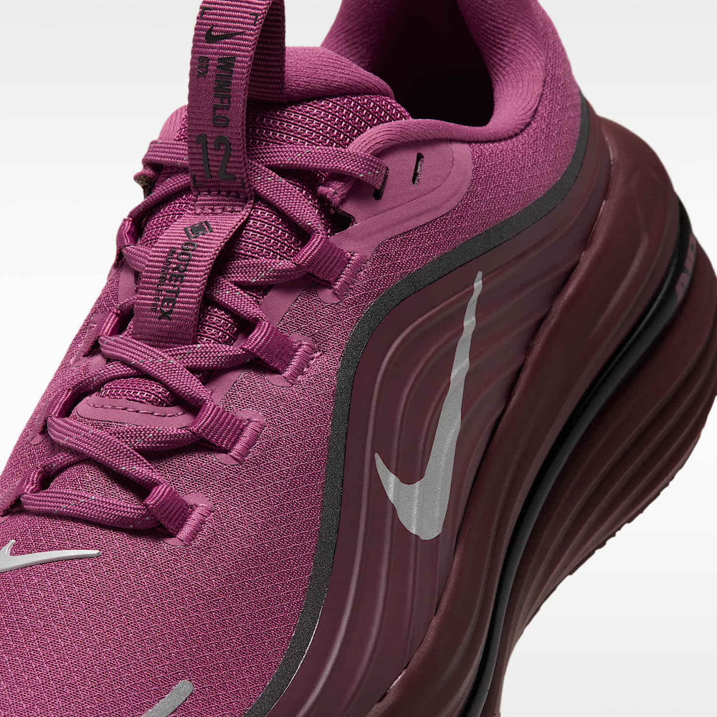 Nike Winflo 12 GORE-TEX wasserdichter Straßenlaufschuh (Damen) – Pink Smoke/Mystic Dates/Schwarz/Reflective Silver