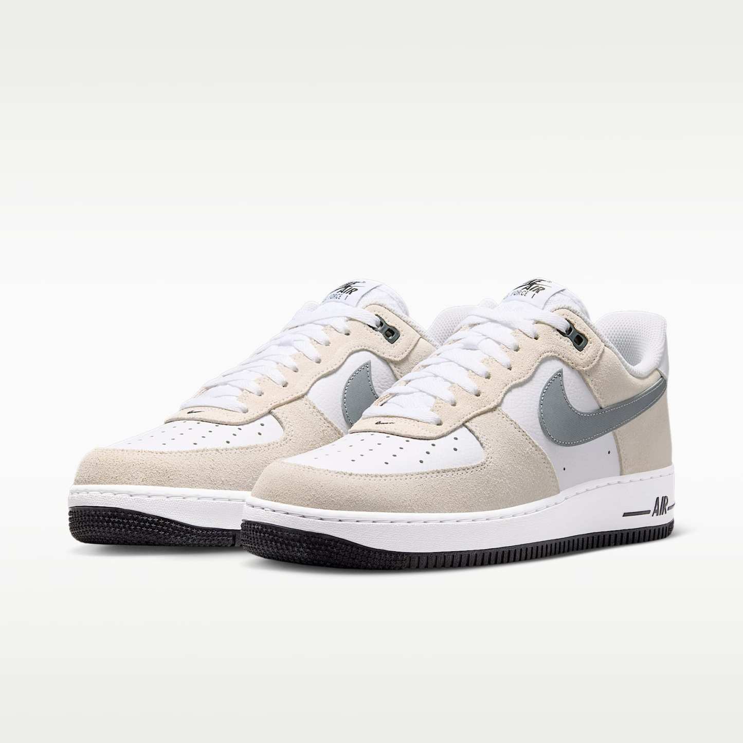 Nike Air Force 1 '07 LV8 Schuh (Herren) – Weiß/Schwarz/Cool Grey/Metallic Cool Grey