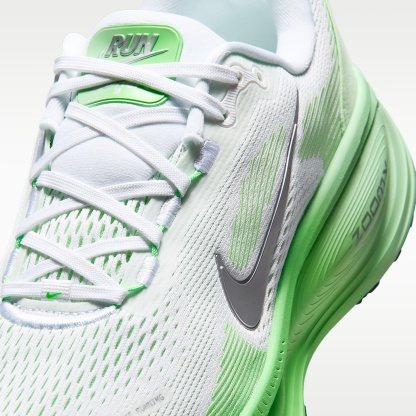 Nike Vomero 18 Straßenlaufschuh (Damen) – Weiß/Illusion Green/Court Green/Metallic Silver