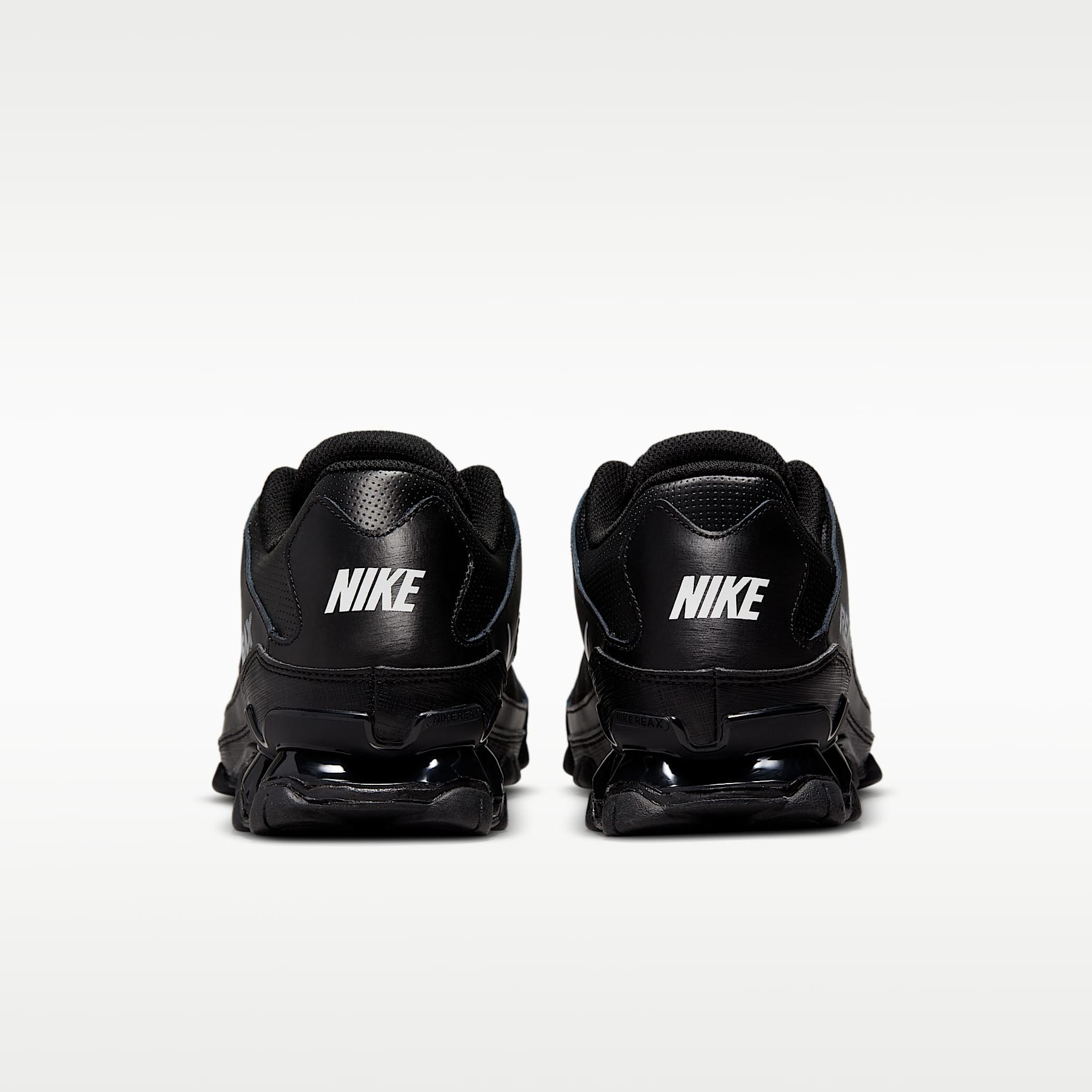 Nike Reax 8 TR Workout-Schuh für Herren – Schwarz/Weiß