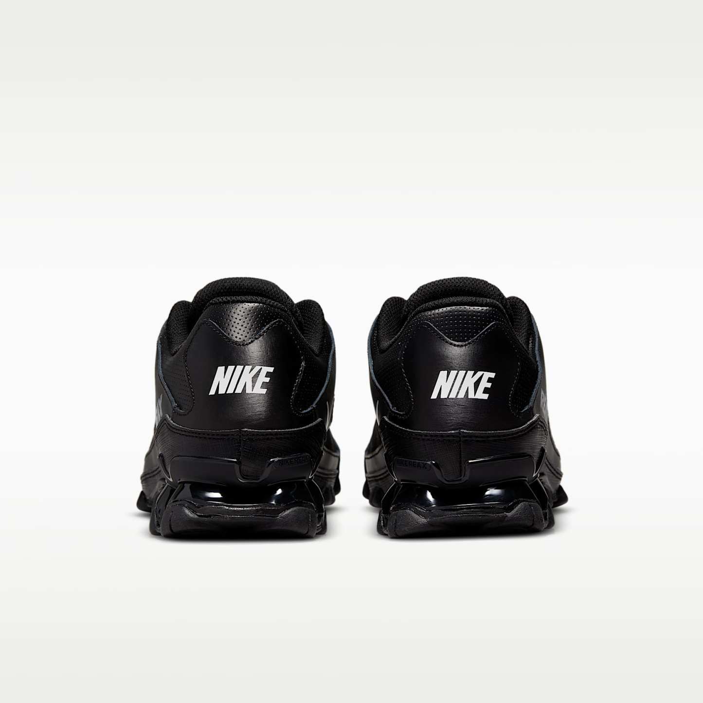 Nike Reax 8 TR Workout-Schuh für Herren – Schwarz/Weiß