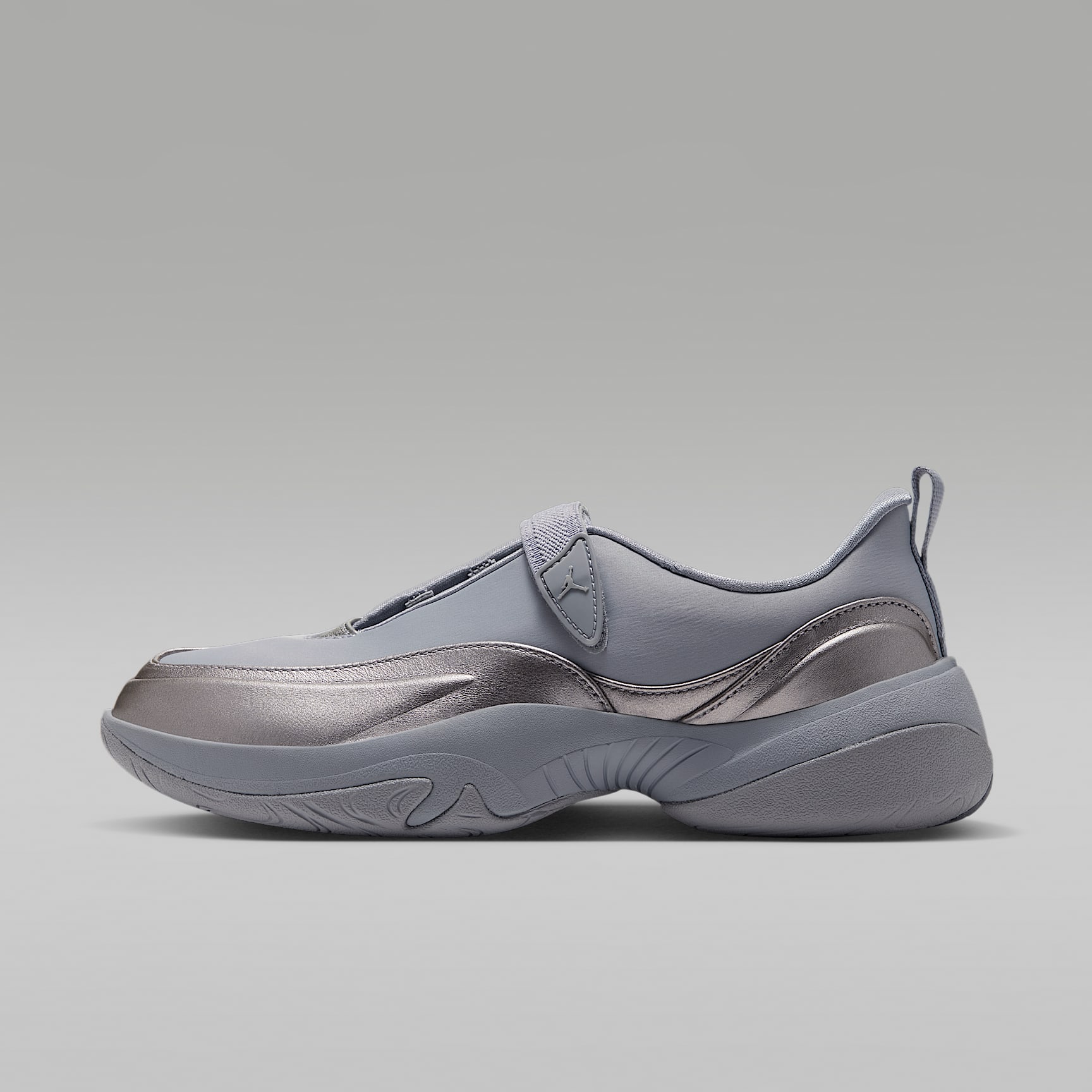 Jordan Pointe Schuh (Damen) – Metallic Silver/Smoke Grey/Photon Dust