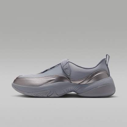 Jordan Pointe Schuh (Damen) – Metallic Silver/Smoke Grey/Photon Dust