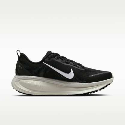 Nike Vomero 18 Straßenlaufschuh (Herren) – Schwarz/Coconut Milk/Light Iron Ore/Summit White