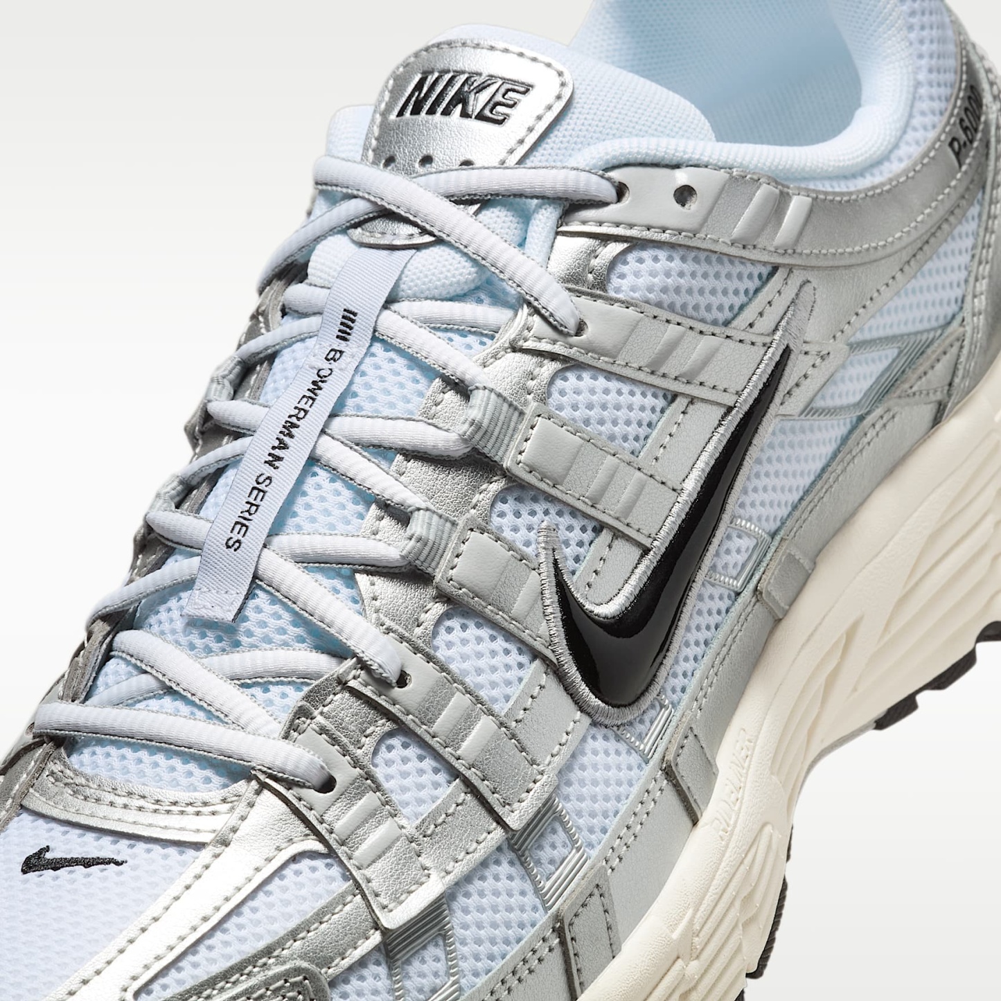 Nike P-6000 Schuh – Weiß/Metallic Silver/Flat Silver/Schwarz