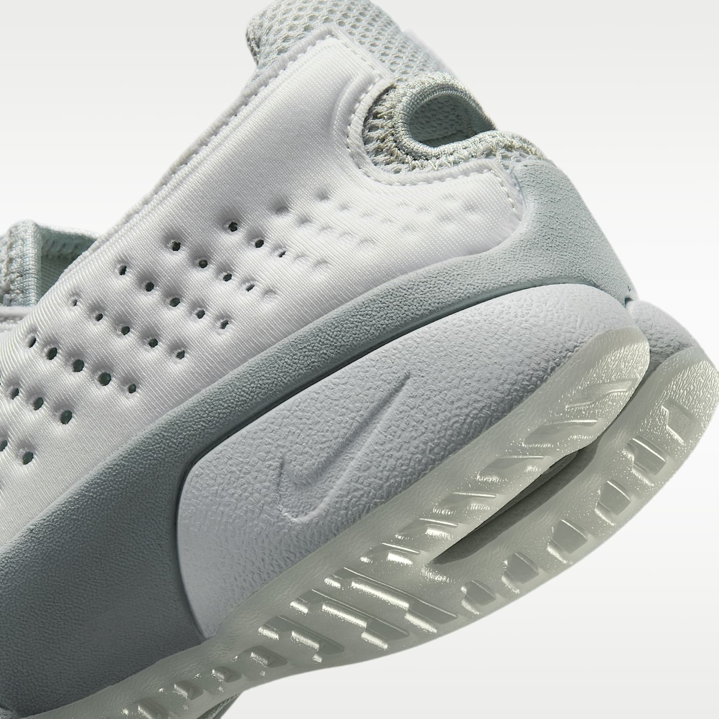 Nike Rift 2 Schuh (Damen) – Summit White/Swan/Light Silver/Ice Blue