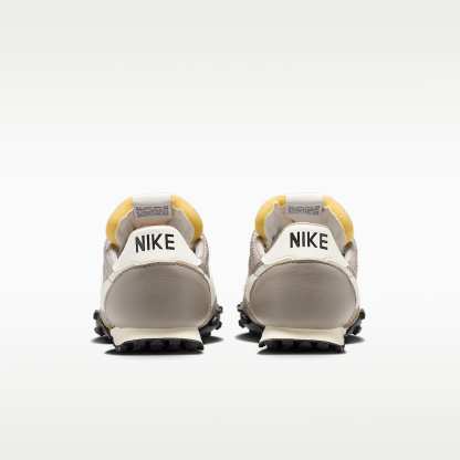 Nike Waffle Racer SE Herrenschuh – Moon Fossil/Shadow Brown/Coconut Milk/Sail