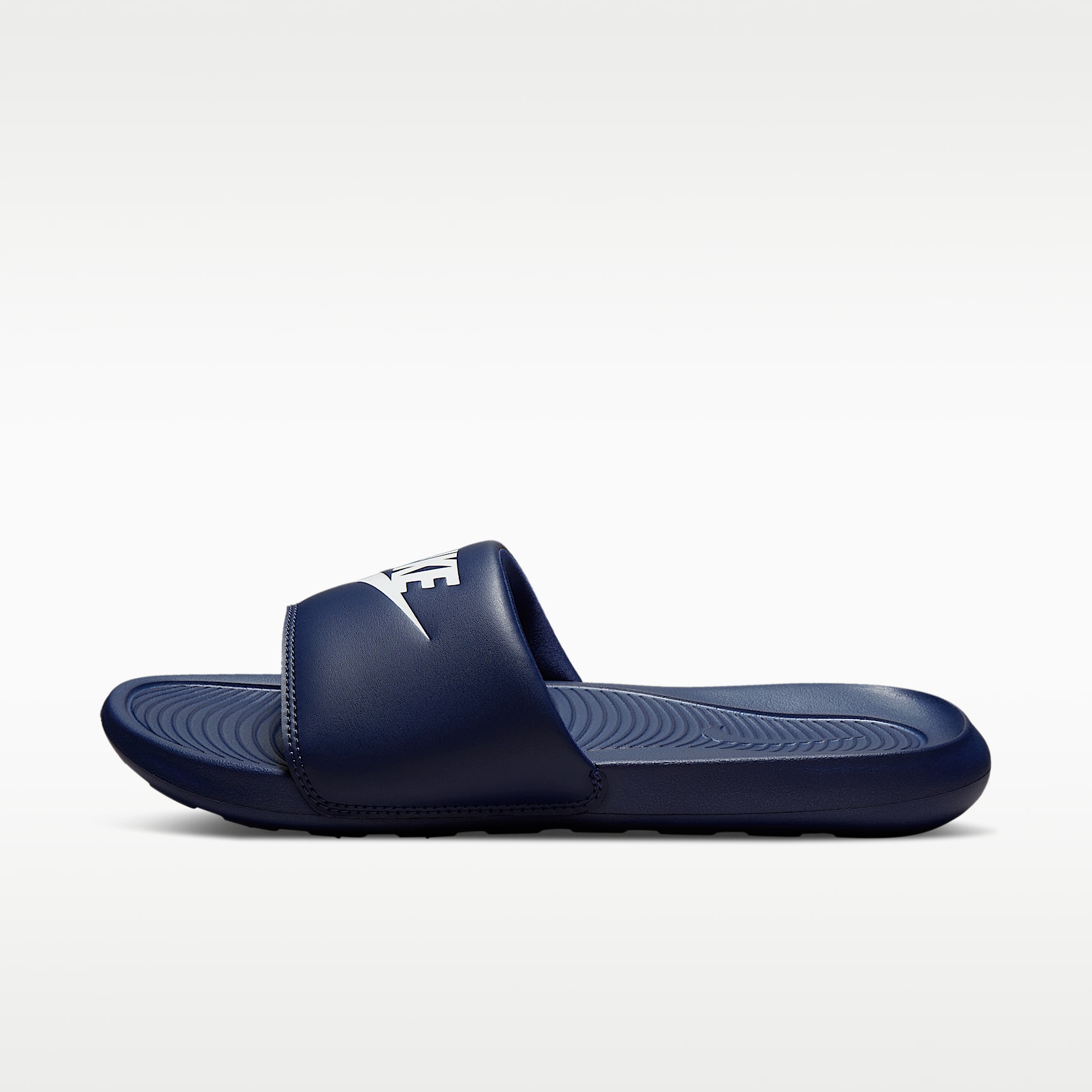 Nike Victori One Slides (Herren) – Midnight Navy/Midnight Navy/Weiß