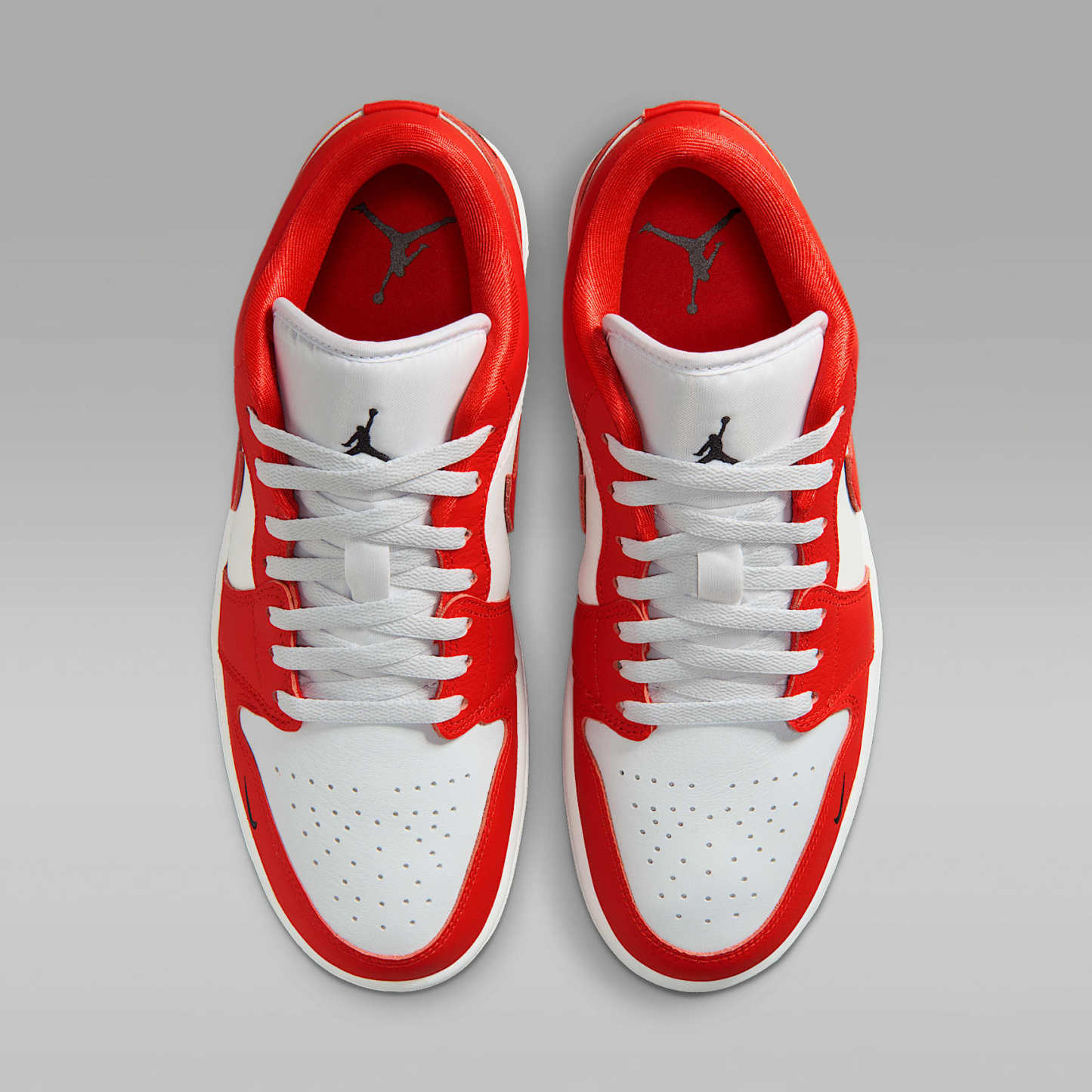 Air Jordan 1 Low SE Herrenschuh – Chile Red/Summit White/Pure Platinum/Schwarz
