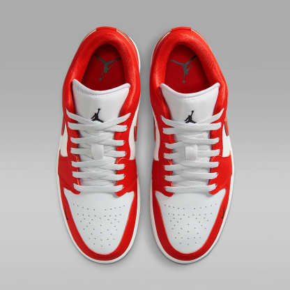 Air Jordan 1 Low SE Herrenschuh – Chile Red/Summit White/Pure Platinum/Schwarz