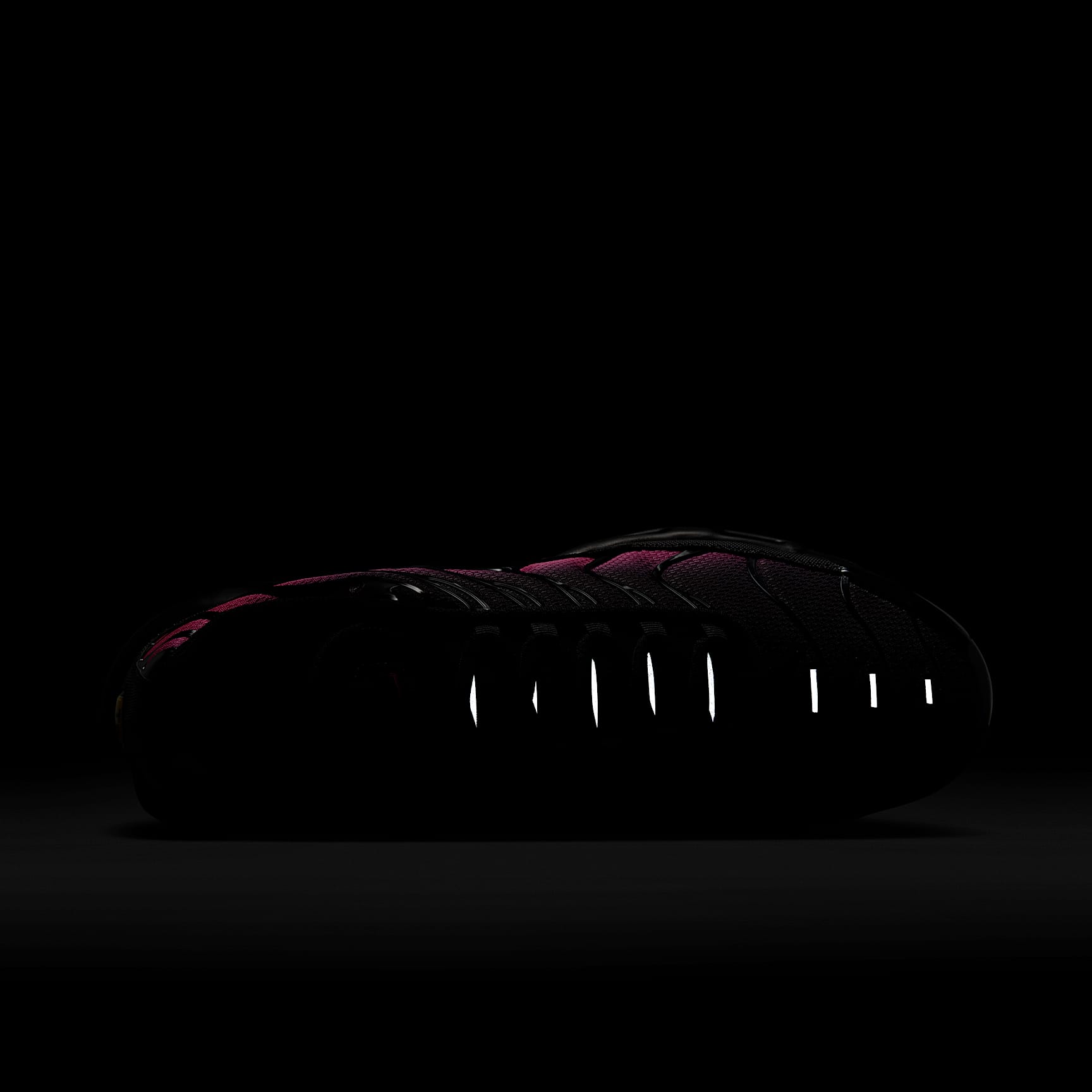 Nike Air Max Plus Schuh (Herren) – Schwarz/Hyper Pink/Schwarz