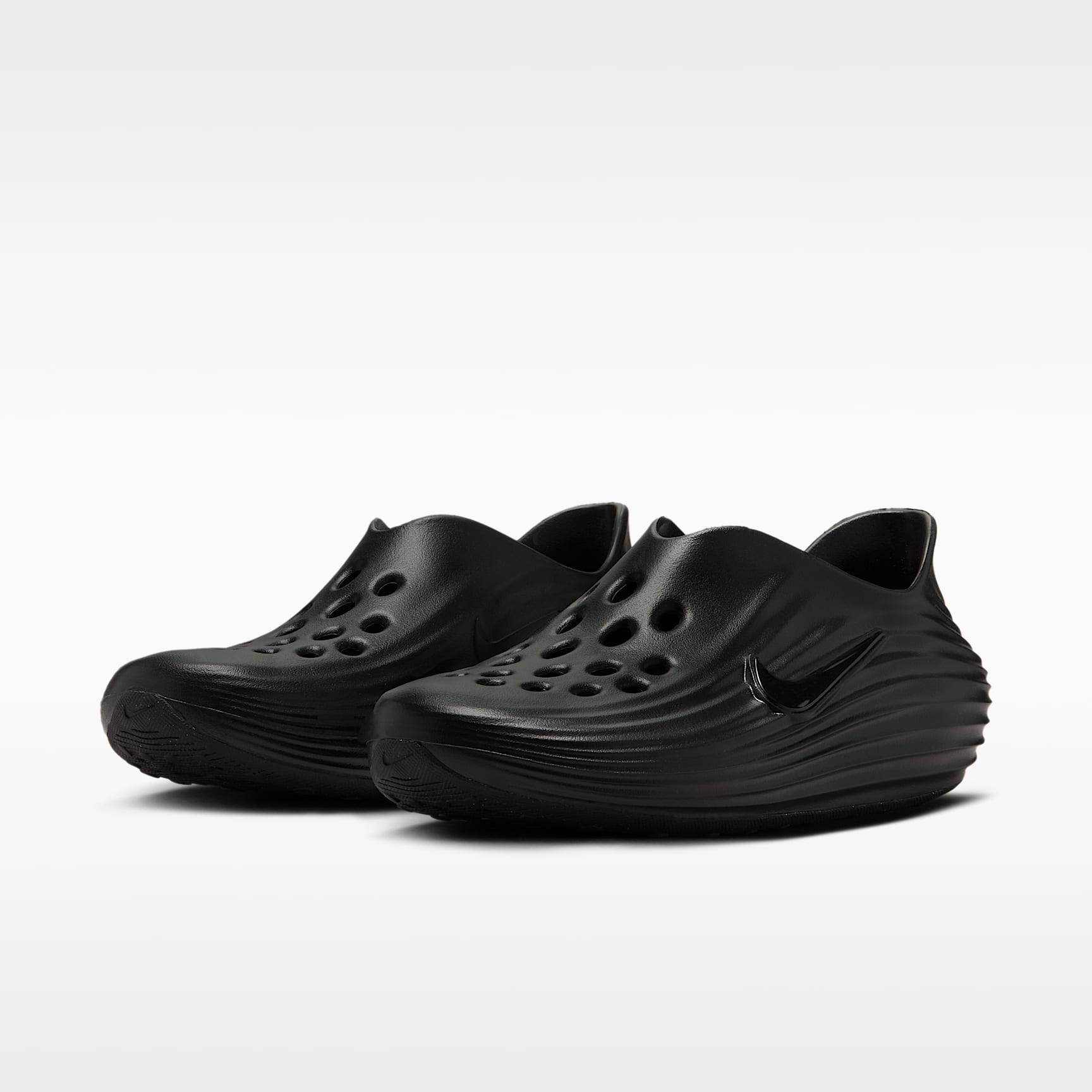 Nike ReactX Rejuven8 Schuh (Damen) – Schwarz/Schwarz/Schwarz
