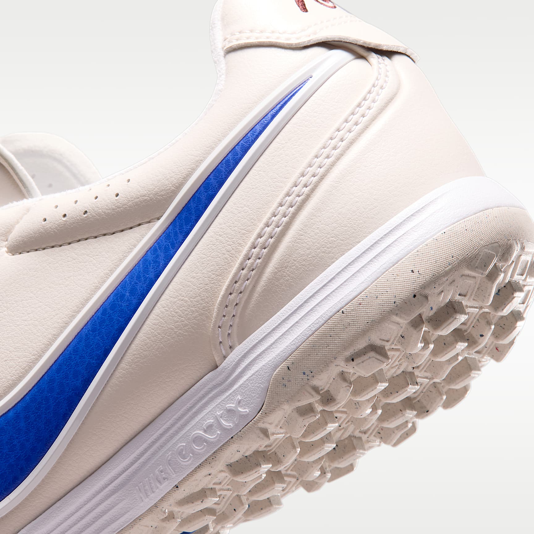 Nike Tiempo Ligera Pro Low-Top-Fußballschuh für Turf – Chalk/Weiß/Racer Blue