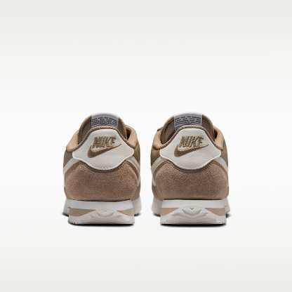 Nike Cortez Textile Schuh (Damen) – British Khaki/Schwarz/Safety Orange/Sail