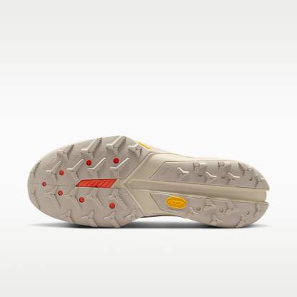 Nike Kiger 10 Traillaufschuh – Light Orewood Brown/Cream II/Safety Orange/Diffused Taupe