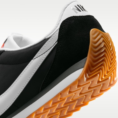 Nike Pacific Schuh (Herren) – Schwarz/Iron Grey/Gum Light Brown/Weiß