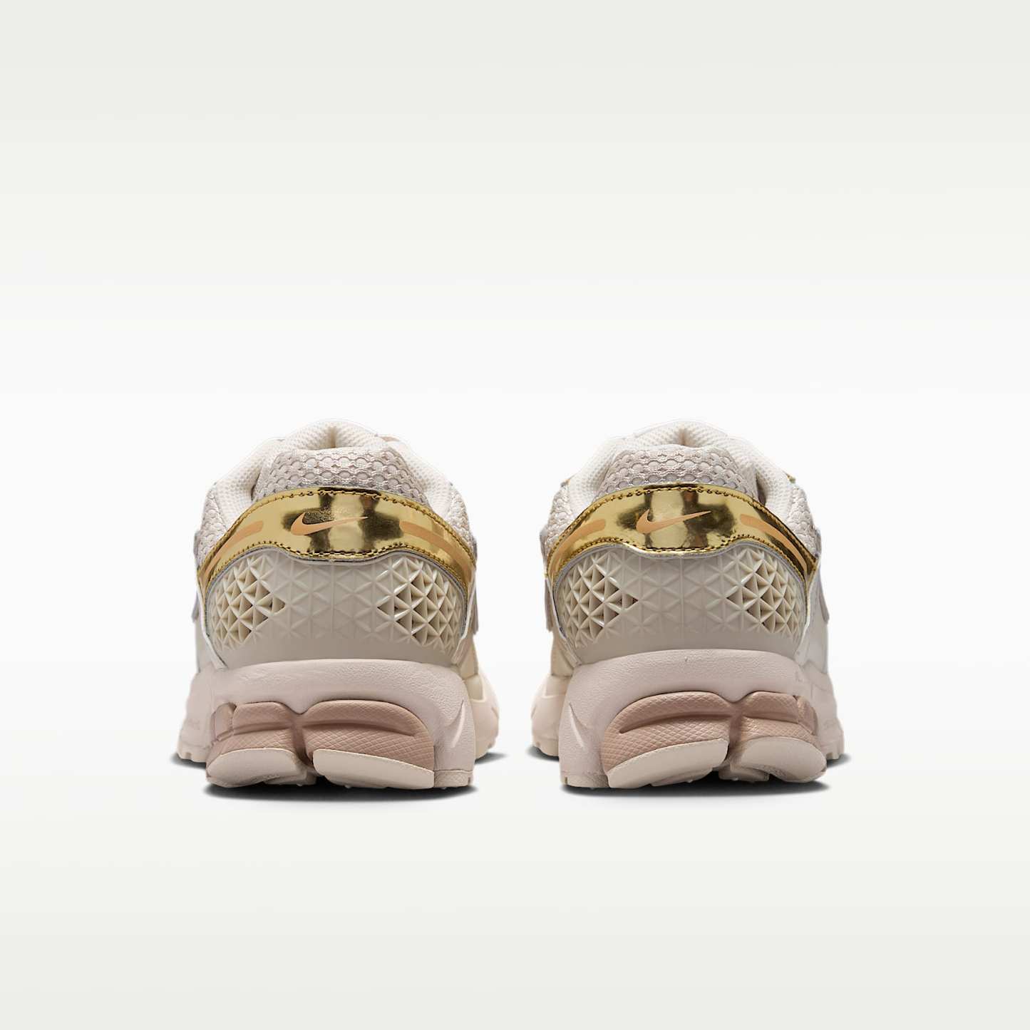 Nike Zoom Vomero 5 Schuh (Damen) – Light Orewood Brown/Hemp/Phantom/Metallic Gold