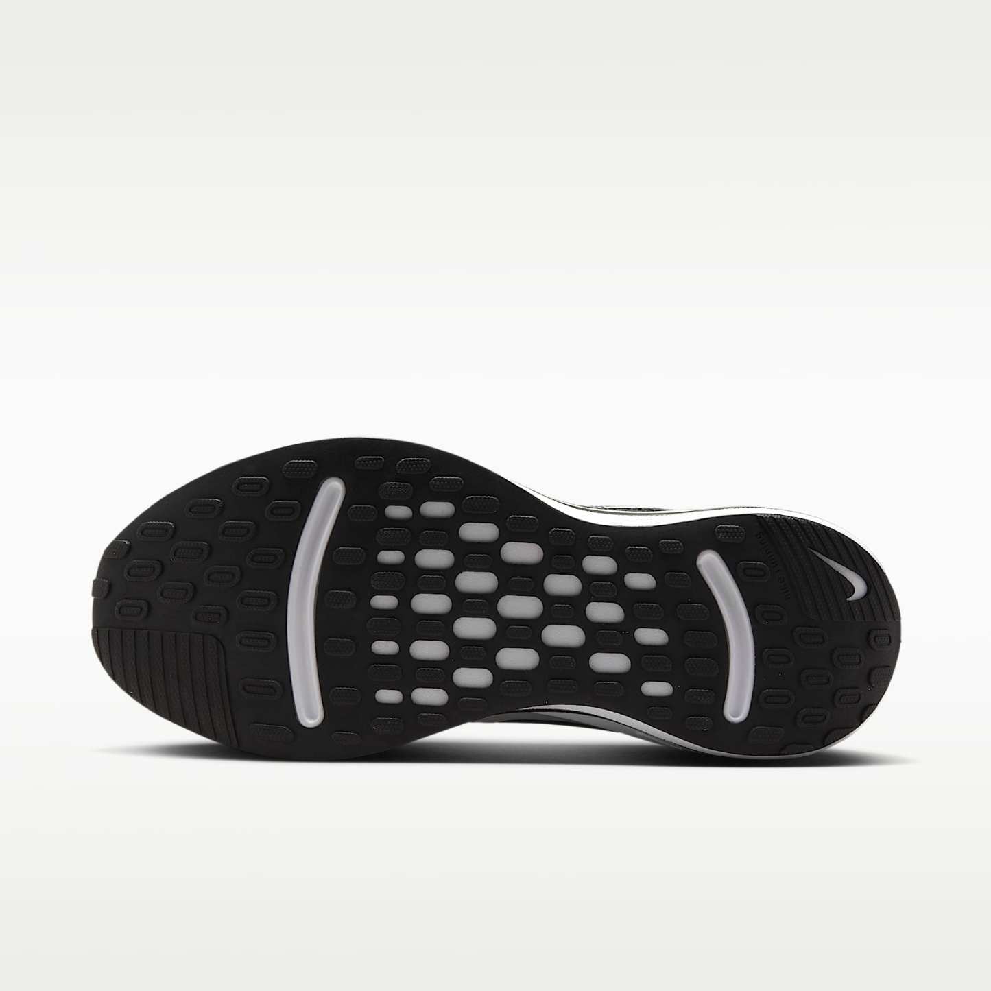 Nike Journey Run Straßenlaufschuh für Damen – Schwarz/Weiß