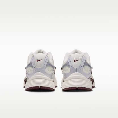 Nike V5 RNR Schuh mit reflektierenden Akzenten (Damen) – Sail/Night Maroon/Metallic Summit White/Sail