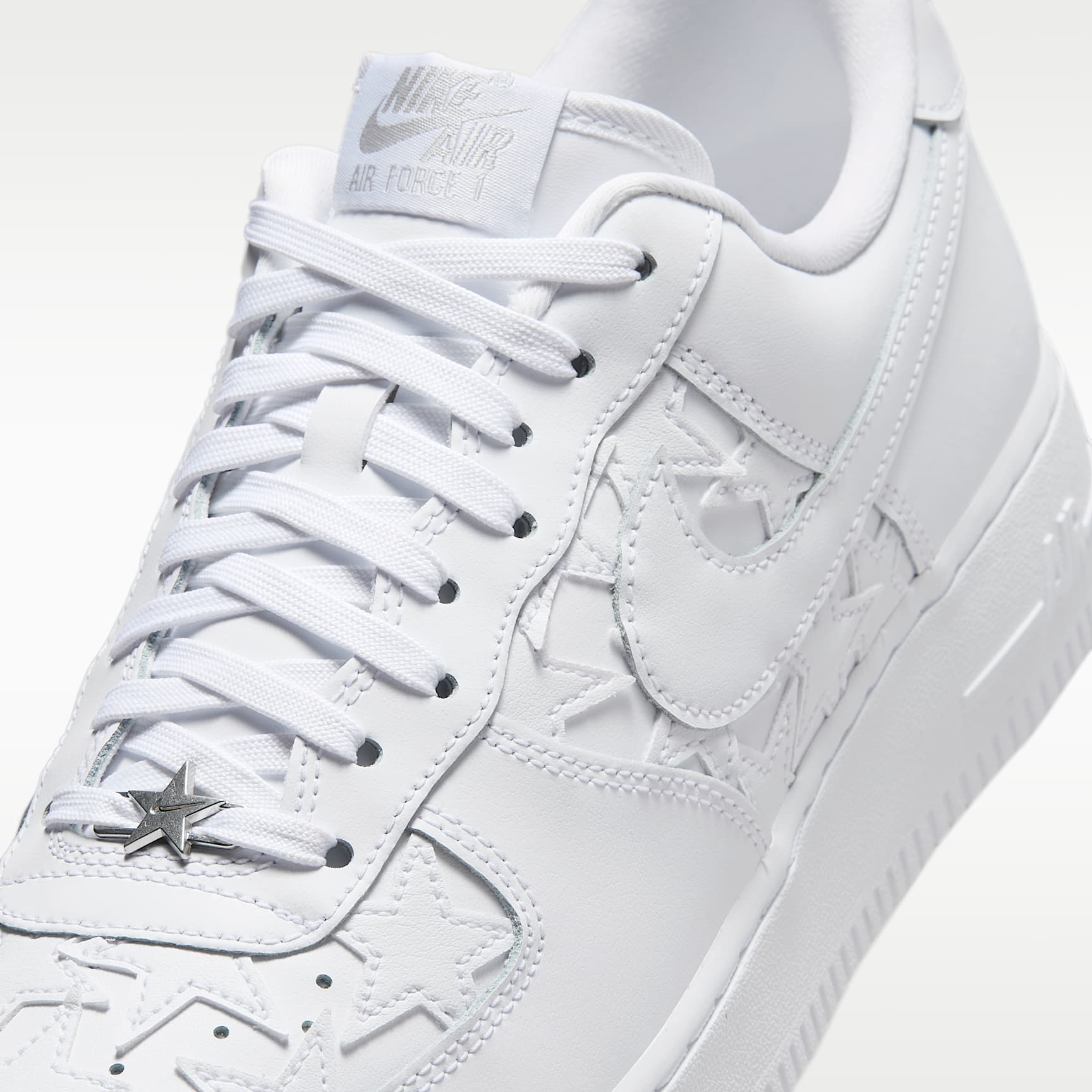 Nike Air Force 1 '07 Edge Herrenschuh – Weiß/Metallic Silver/Weiß