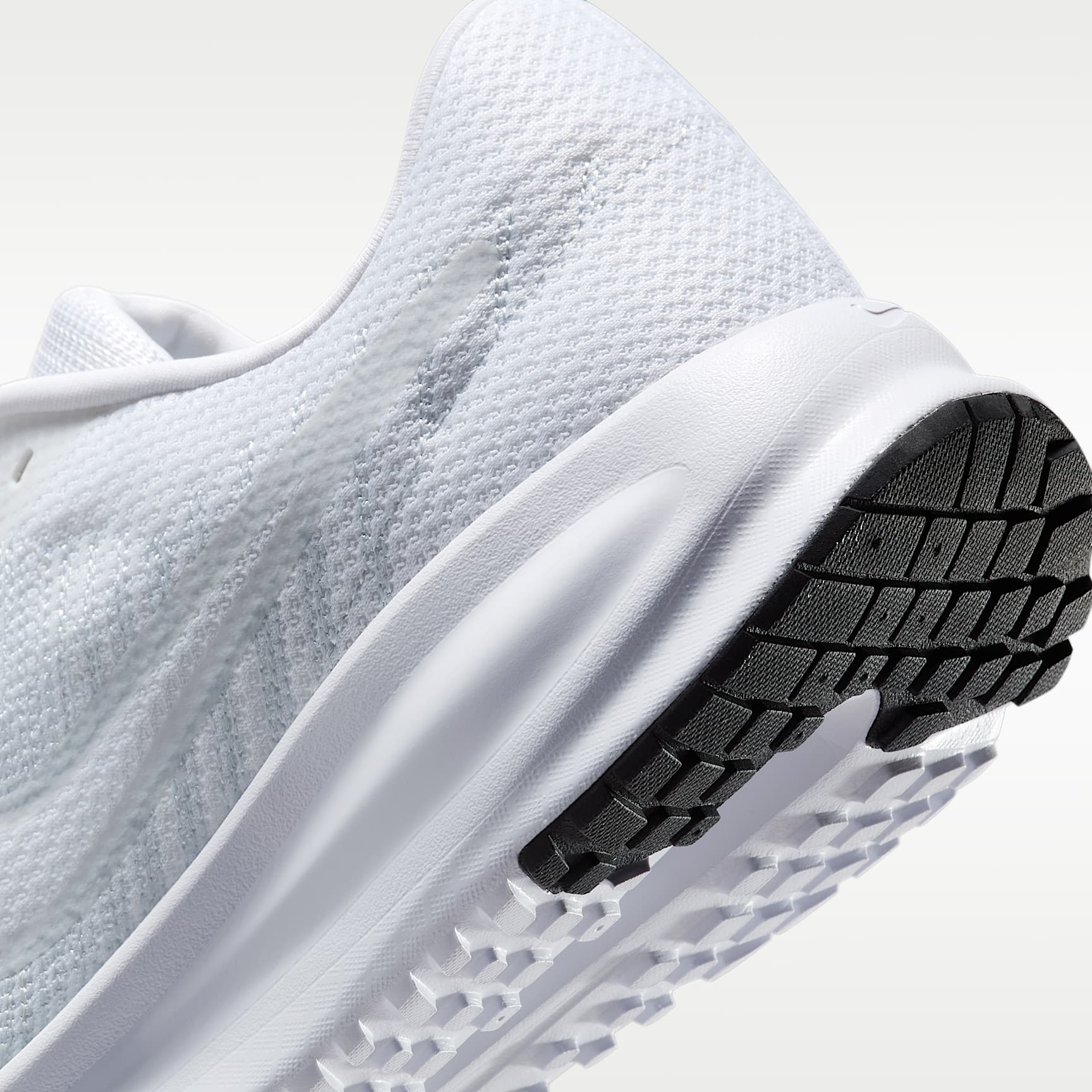 Nike Run Defy Straßenlaufschuh (Herren) – Weiß/Schwarz/Pure Platinum
