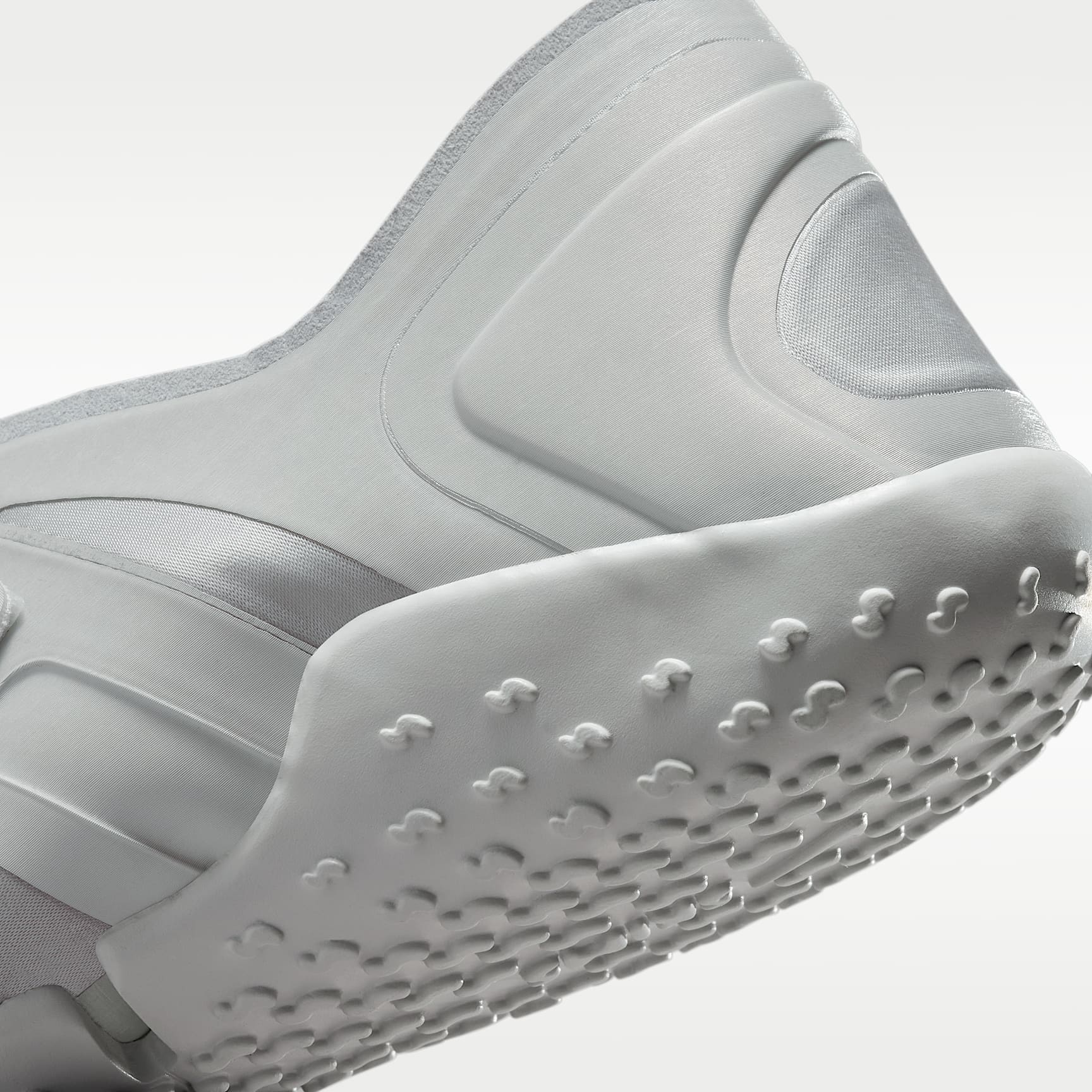 NikeSKIMS Rift Satin Schuh (Damen) – Night Silver/Base Grey/Medium Silver/Night Silver