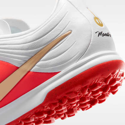 Nike Tiempo Maestro Academy Low-Top-Fußballschuh für Turf – Weiß/Bright Crimson/Blur